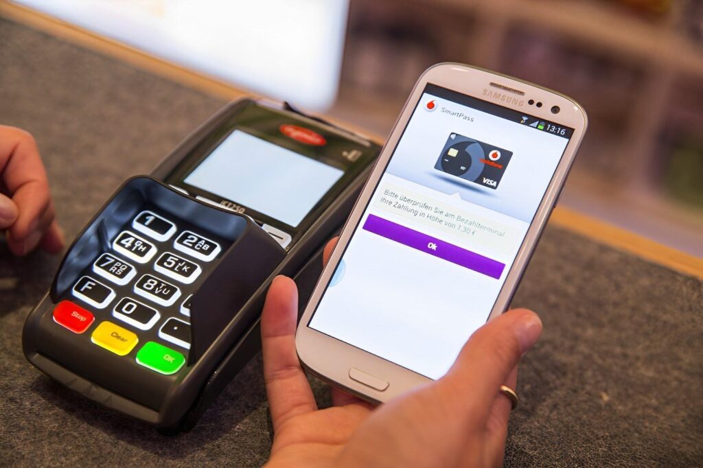 sử dụng NFC card thanh toán di động